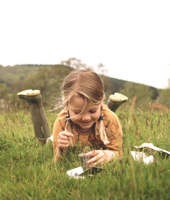 child with bug spotting kit thumbnail