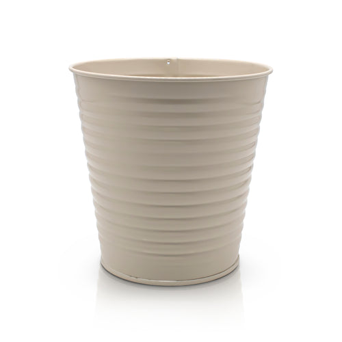 Black metal plant pot 