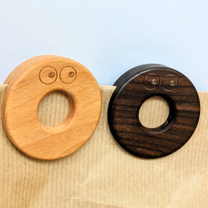 Stylish and sustainable wooden clips 