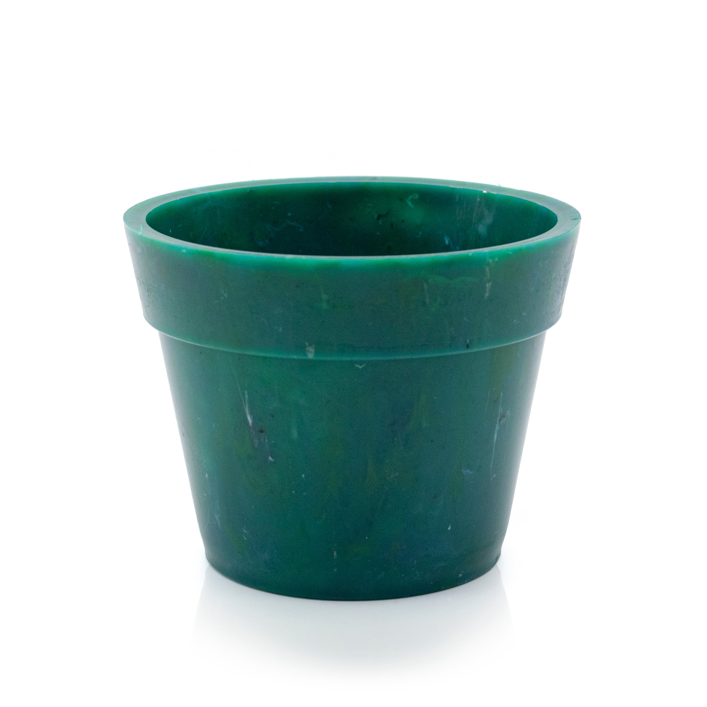 green pot made from 100% recycled plastic