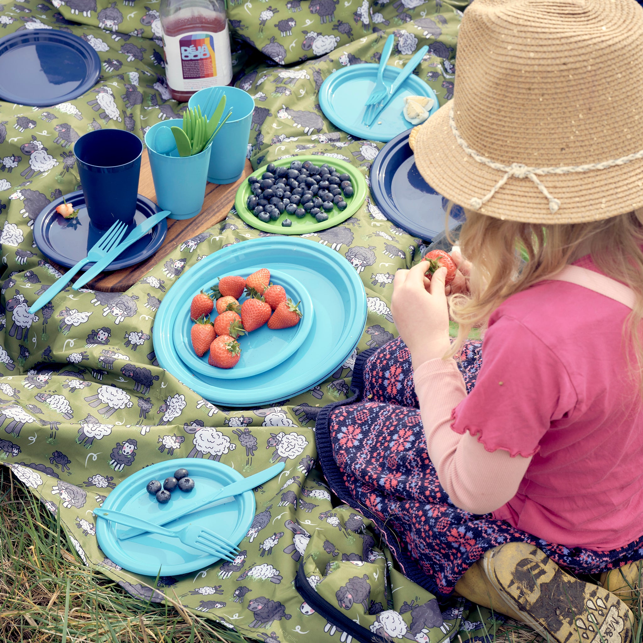 picnic set made of recycled plastic