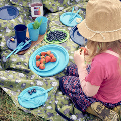 picnic set made of recycled plastic thumbnail
