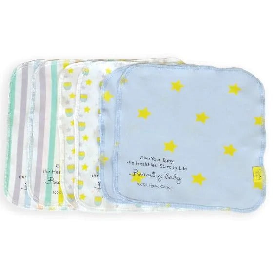 20cm x 20cm reusable baby wipes, 2 blue with yellow stars, 2 owls and stars on a white colour material, and 2 striped wipes