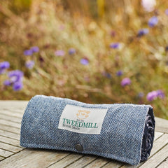 Practical and sustainably made picnic blanket. thumbnail